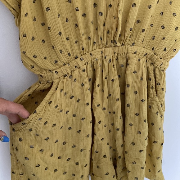 Billabong ‘Ruffled up’ romper - Picture 5 of 5